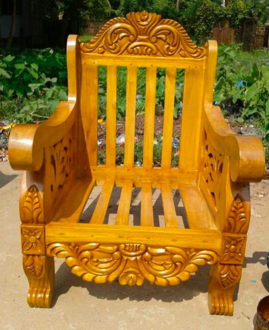 Carved wooden armchair — project 1